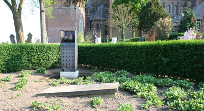 'Gebouw met ballen', &copy; Mara van der Kleij